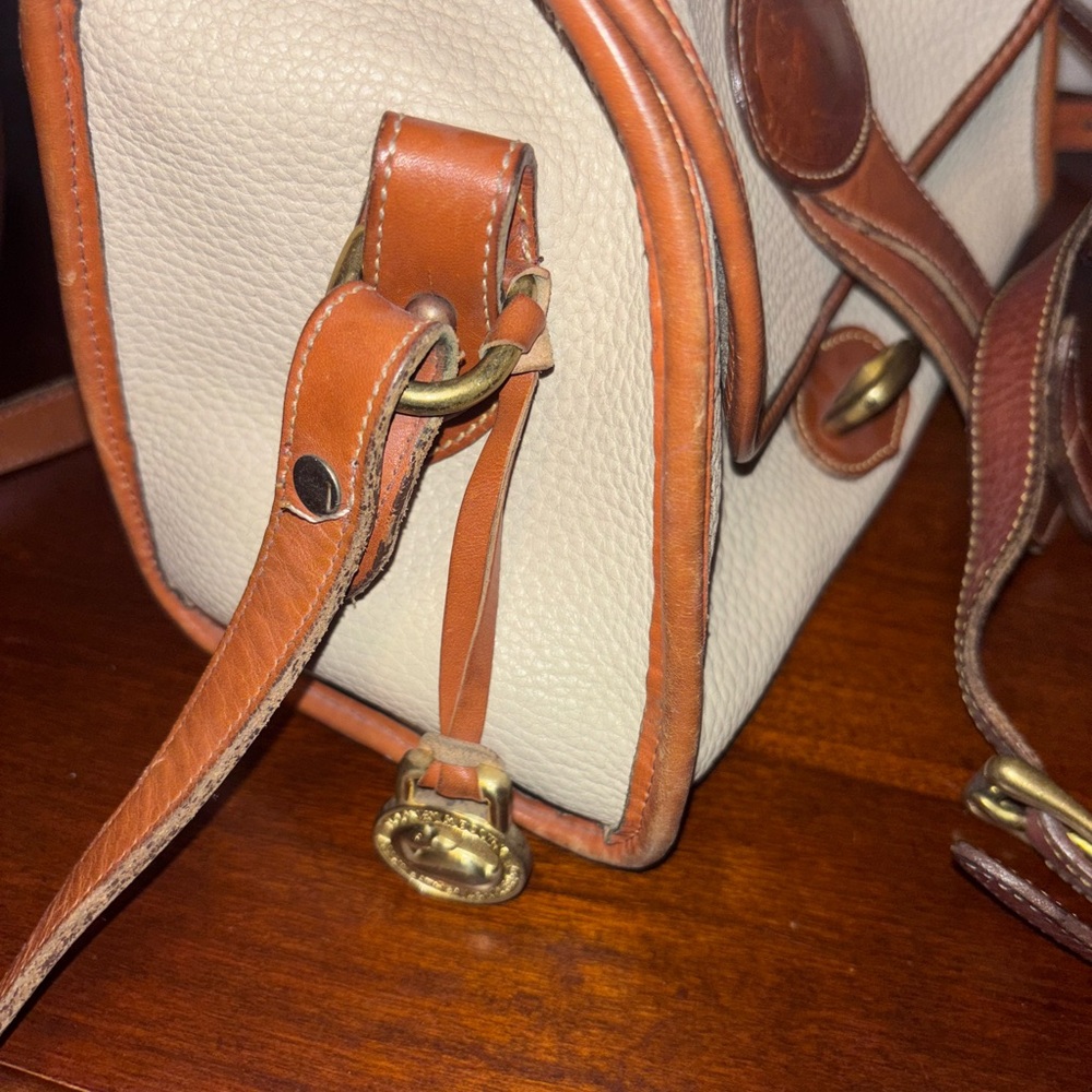 Dooney and bourke purse - Picture 6 of 7